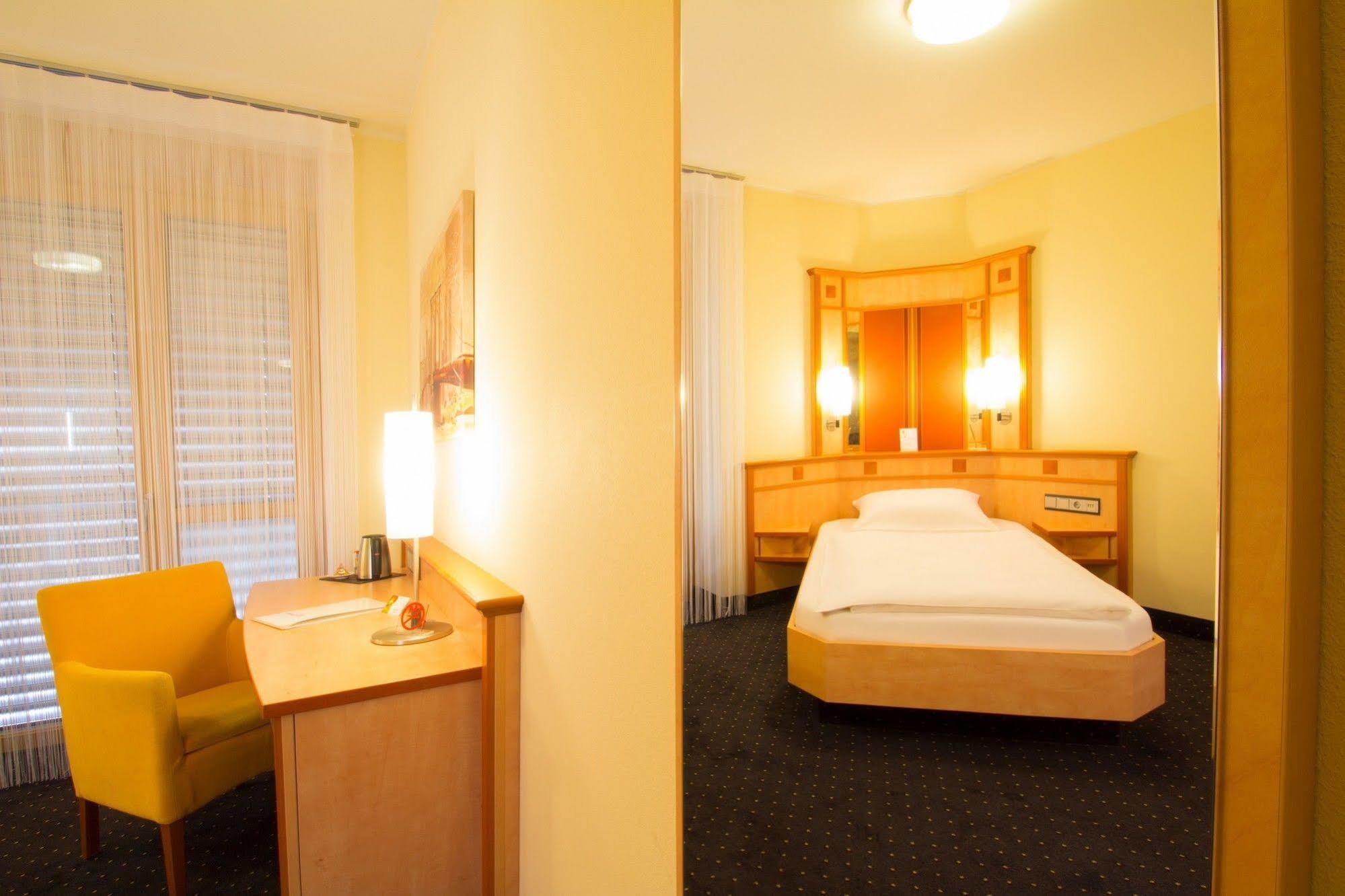 Hotel Rio Karlsruhe Dış mekan fotoğraf